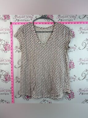 GAP tshirt top Flowy V neck top Cream Short Sleeve Top with Pink Floral Print
